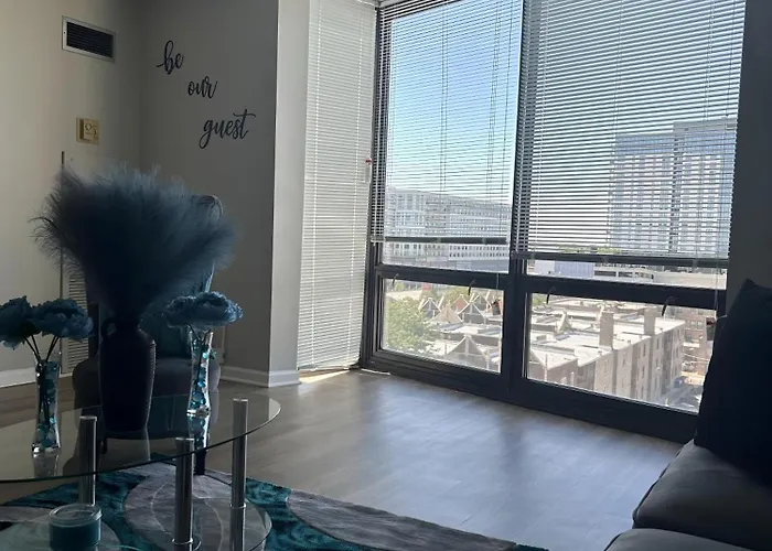 Modern Vibes 1br/1ba Il Oak Park